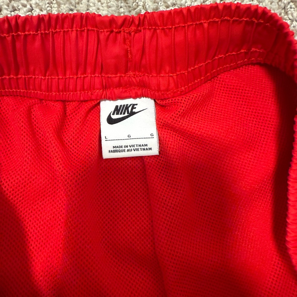 Nike Men's Vibrant Red Athletic Shorts - Picture 4 of 4
